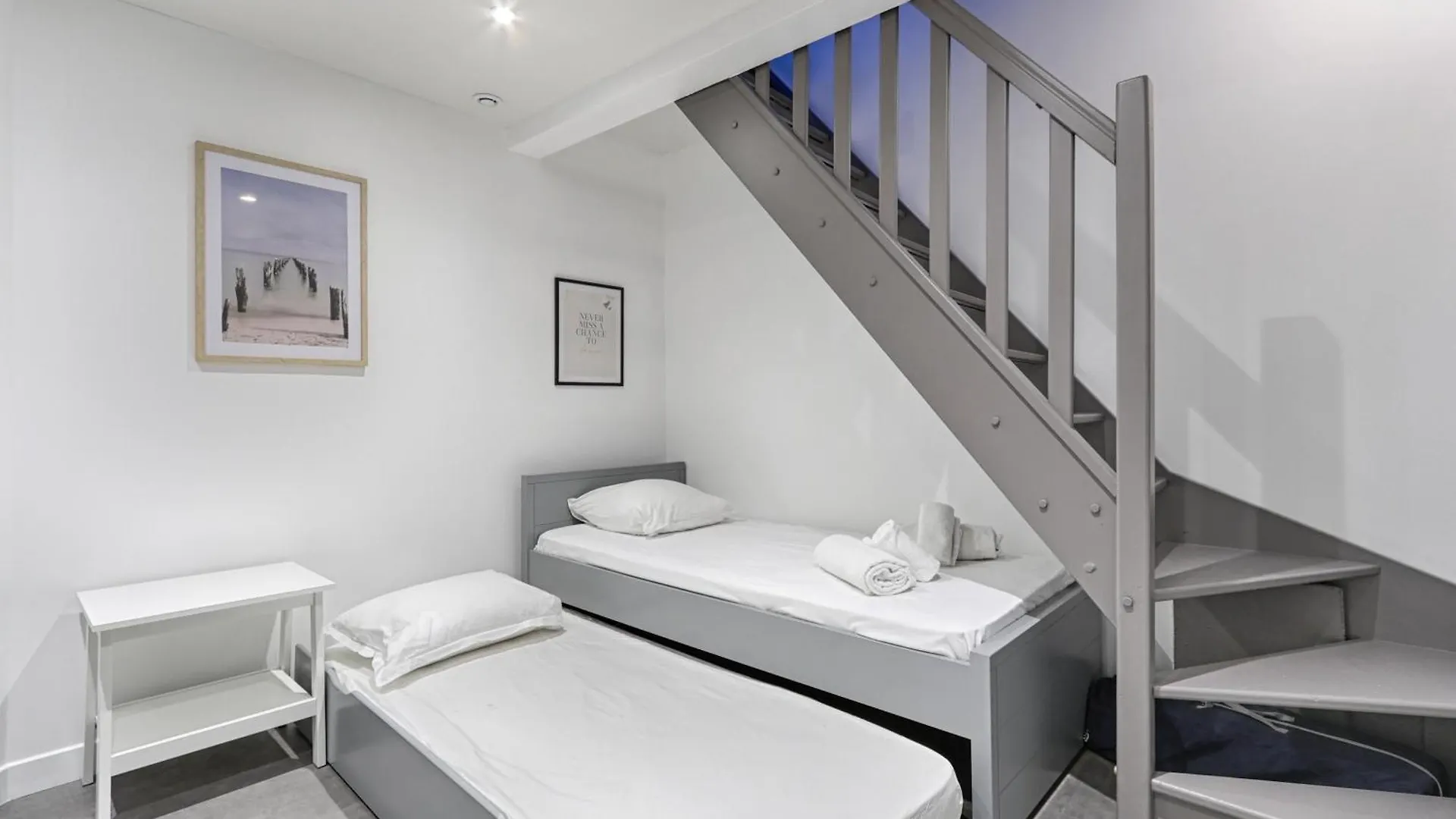 Charming Apartment Heart Of 17Th Париж 0*,  Франция