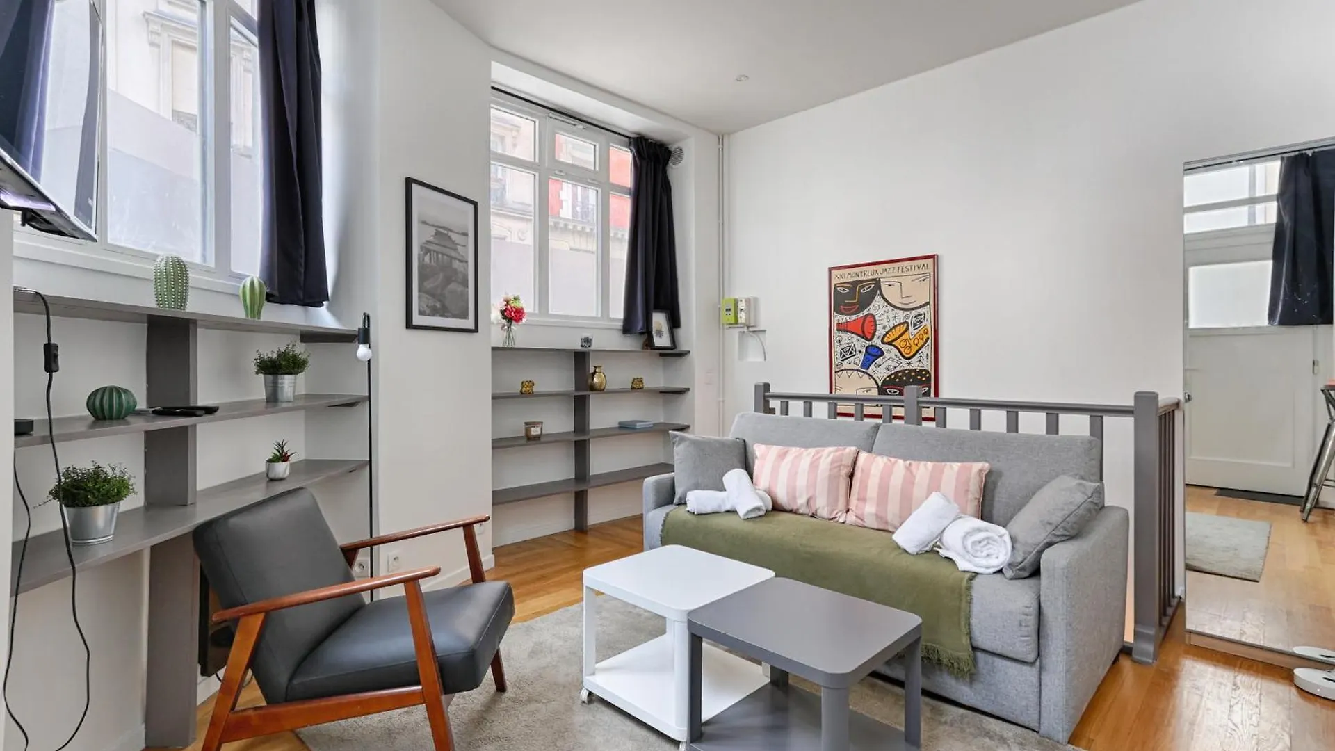 Charming Apartment Heart Of 17Th Παρίσι